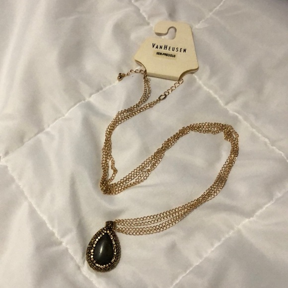 NWT Van Heusen Necklace - Picture 1 of 3